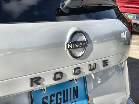 Used 2026 Nissan Rogue SV FWD image 31