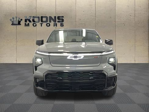 Used 2025 Chevrolet Silverado EV RST AWD/4WD image 3