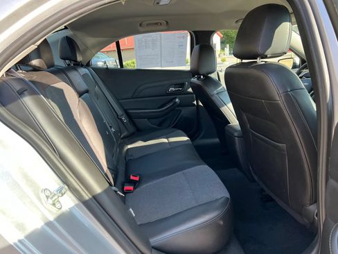 Used 2015 Chevrolet Malibu LT FWD image 15