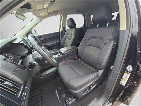 Used 2025 Nissan Pathfinder SV AWD/4WD image 15