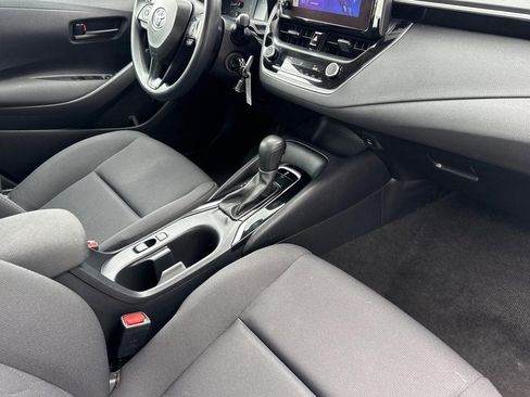 Used 2024 Toyota Corolla LE image 31