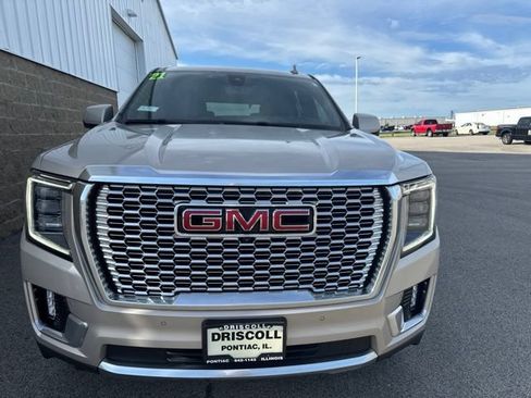 Used 2021 GMC Yukon Denali w/ Denali Premium Package AWD/4WD image 3