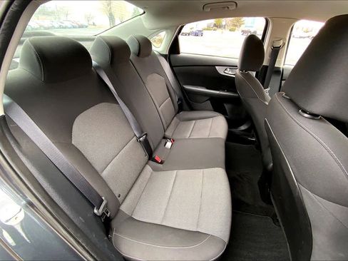 Used 2022 Kia Forte LXS image 18