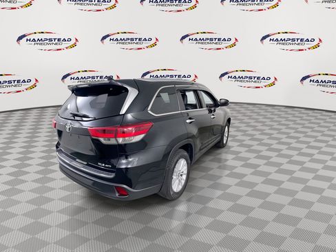 Used 2019 Toyota Highlander XLE AWD/4WD image 8