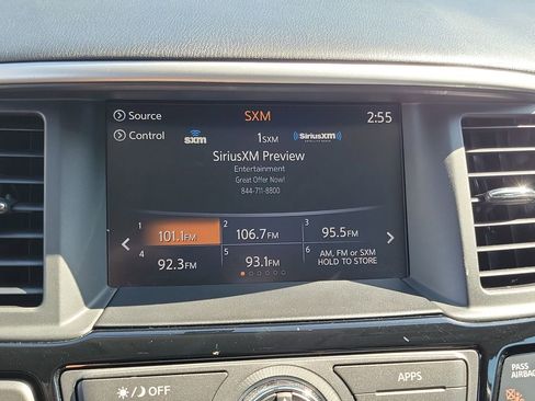 Used 2019 Nissan Pathfinder S FWD image 11