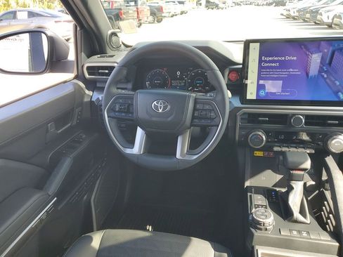 Certified 2025 Toyota 4Runner TRD Off-Road Premium image 15