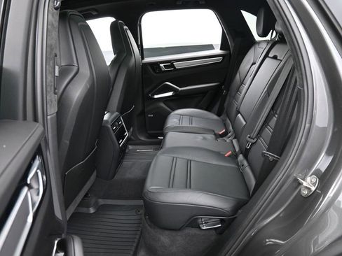 Certified 2021 Porsche Cayenne Turbo image 26