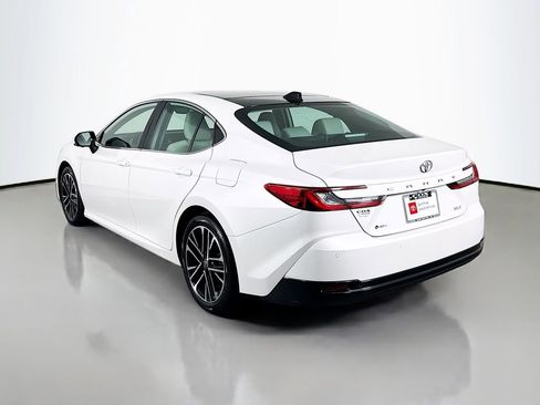 Used 2025 Toyota Camry XLE image 7