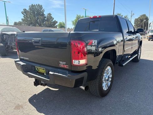 Used 2013 GMC Sierra 2500 Denali w/ Suspension Package, Off-Road AWD/4WD image 4