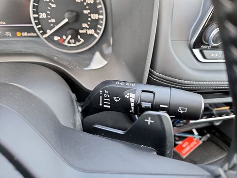 Used 2025 Nissan Rogue SV AWD/4WD image 17