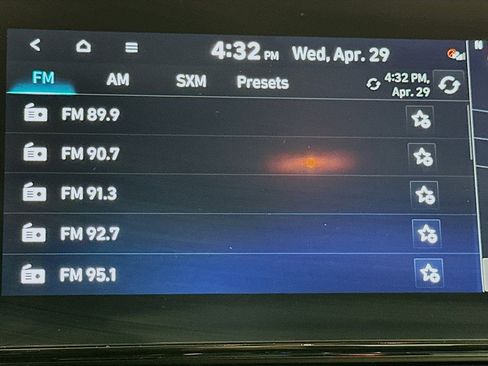 Used 2025 Hyundai Elantra SEL FWD image 21