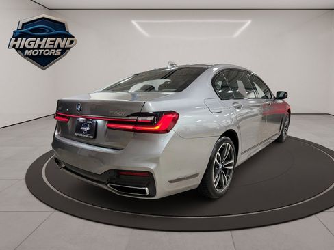 Used 2020 BMW 750i xDrive w/ Executive Package image 7