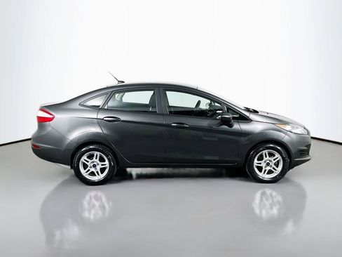 Used 2017 Ford Fiesta SE image 4