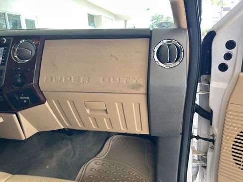 Used 2011 Ford F250 Lariat w/ Lariat Ultimate Pkg image 22