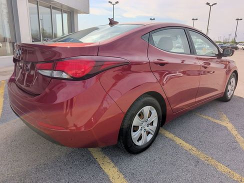 Used 2016 Hyundai Elantra SE image 7