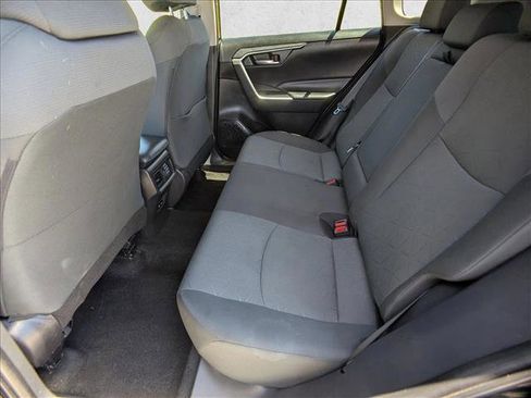 Used 2024 Toyota RAV4 XLE FWD image 17