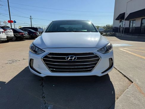 Used 2017 Hyundai Elantra Limited w/ Limited Tech Package 04 image 4
