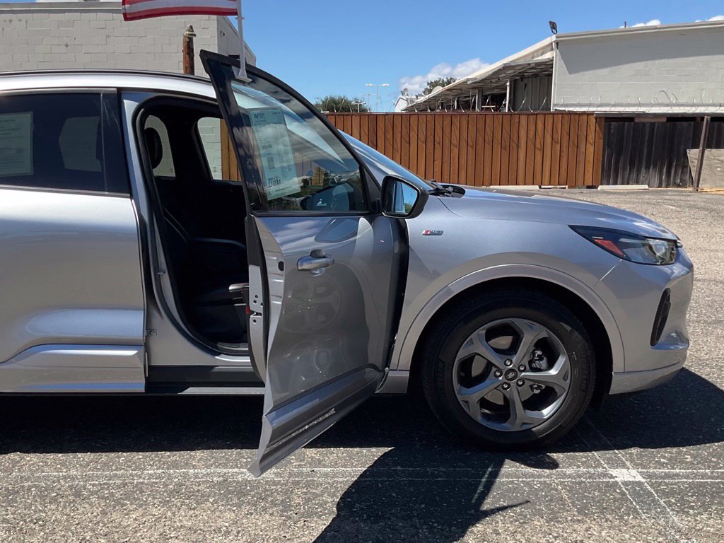 Used 2024 Ford Escape ST-Line w/ Equipment Group 301A FWD image 31