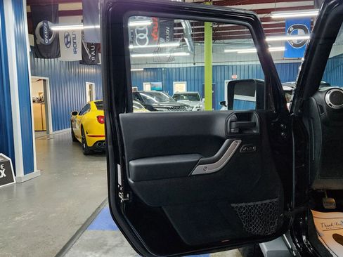 Used 2015 Jeep Wrangler Unlimited Sahara w/ Dual Top Group image 6