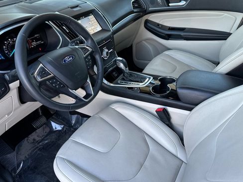 Used 2018 Ford Edge Titanium w/ Equipment Group 301A FWD image 10