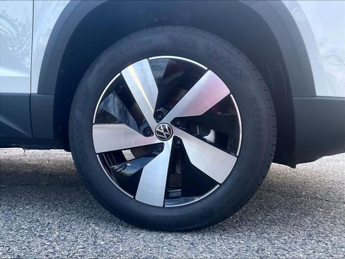 New 2026 Volkswagen Taos S image 8