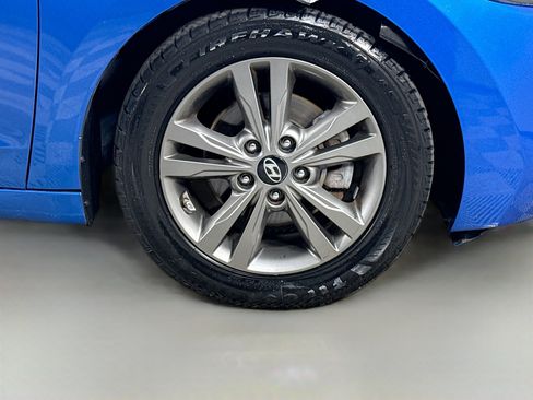 Used 2017 Hyundai Elantra Value Edition w/ Cargo Package image 32