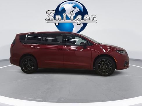 New 2026 Chrysler Pacifica Select image 8