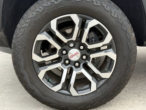 Used 2024 GMC Canyon AT4 w/ AT4 Premium Package image 11