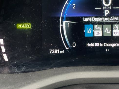 Used 2025 Toyota Camry LE w/ Convenience Package image 21