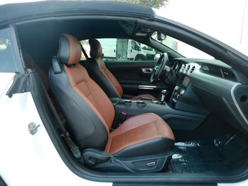 Used 2019 Ford Mustang GT Premium RWD image 24