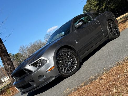 Used 2013 Ford Mustang Shelby GT500 image 3