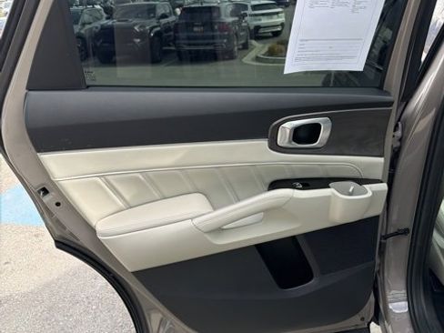 Certified 2025 Kia Sorento SX image 21