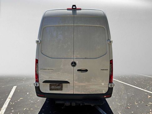 Used 2026 Mercedes-Benz Sprinter 2500 image 4