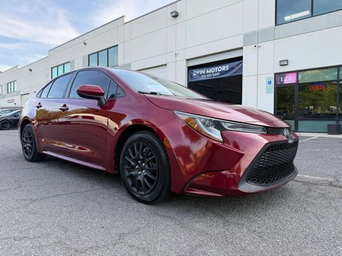 Used 2022 Toyota Corolla LE FWD image 2