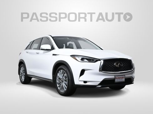 Certified 2025 INFINITI QX50 Pure image 3