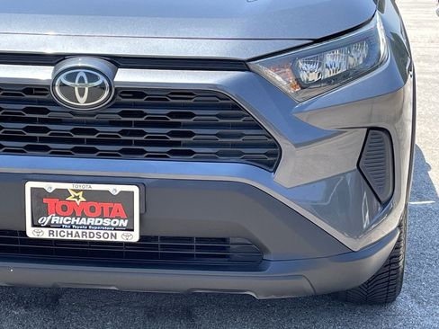 Used 2021 Toyota RAV4 LE w/ Carpet Mat Package (TMS) FWD image 8