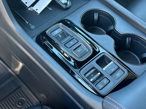 Used 2025 Honda Pilot TrailSport image 31