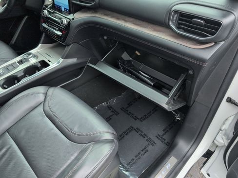 Used 2023 Ford Explorer Platinum w/ Technology Package image 33