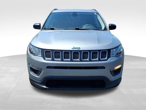 Used 2021 Jeep Compass Sport FWD image 2