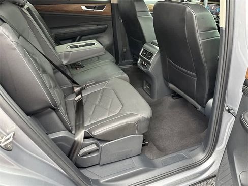 Used 2024 Volkswagen Atlas SE image 14