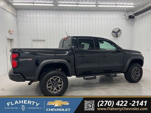 Used 2023 Chevrolet Colorado ZR2 w/ ZR2 Convenience Package III image 2