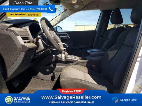 Used 2024 Mitsubishi Outlander ES image 9