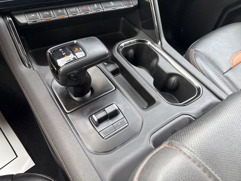 Used 2024 GMC Sierra 1500 AT4 w/ AT4 Preferred Package AWD/4WD image 17