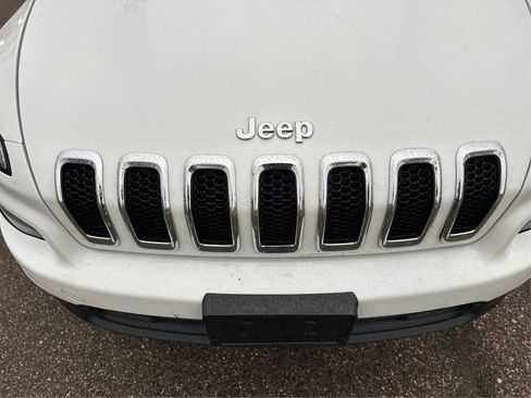Used 2014 Jeep Cherokee Latitude image 25