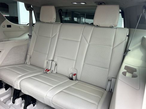 Used 2021 Cadillac Escalade Premium Luxury Platinum image 19