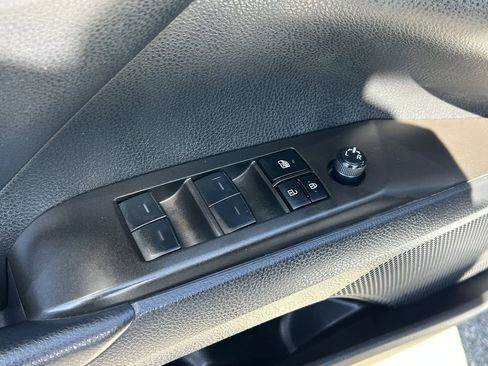 Used 2023 Toyota Camry SE image 23