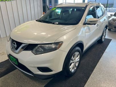 Used 2016 Nissan Rogue SV w/ SV Premium Package
