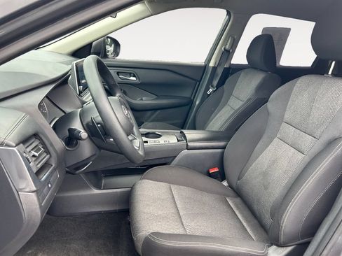 Used 2024 Nissan Rogue SV FWD image 9