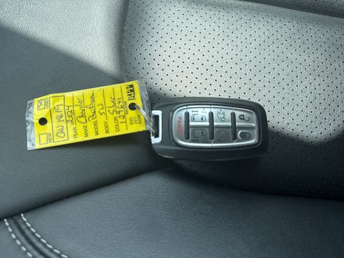 Used 2024 Chrysler Pacifica Touring-L FWD image 30