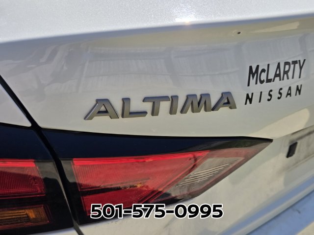 Used 2024 Nissan Altima 2.5 SR w/ SR Premium Package FWD image 11